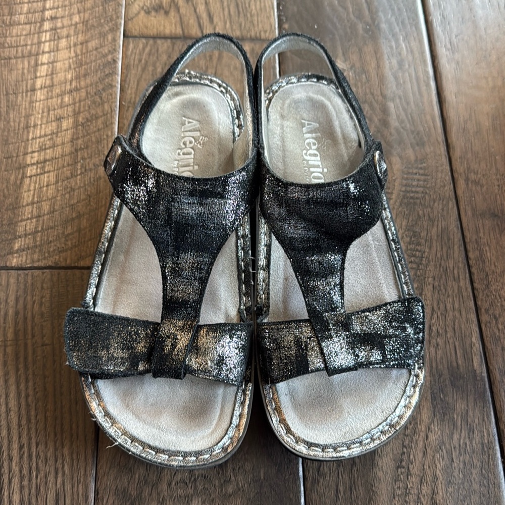 Alegria Women’s Black silver shimmer t‎ sandals Leather Size 38 (8)